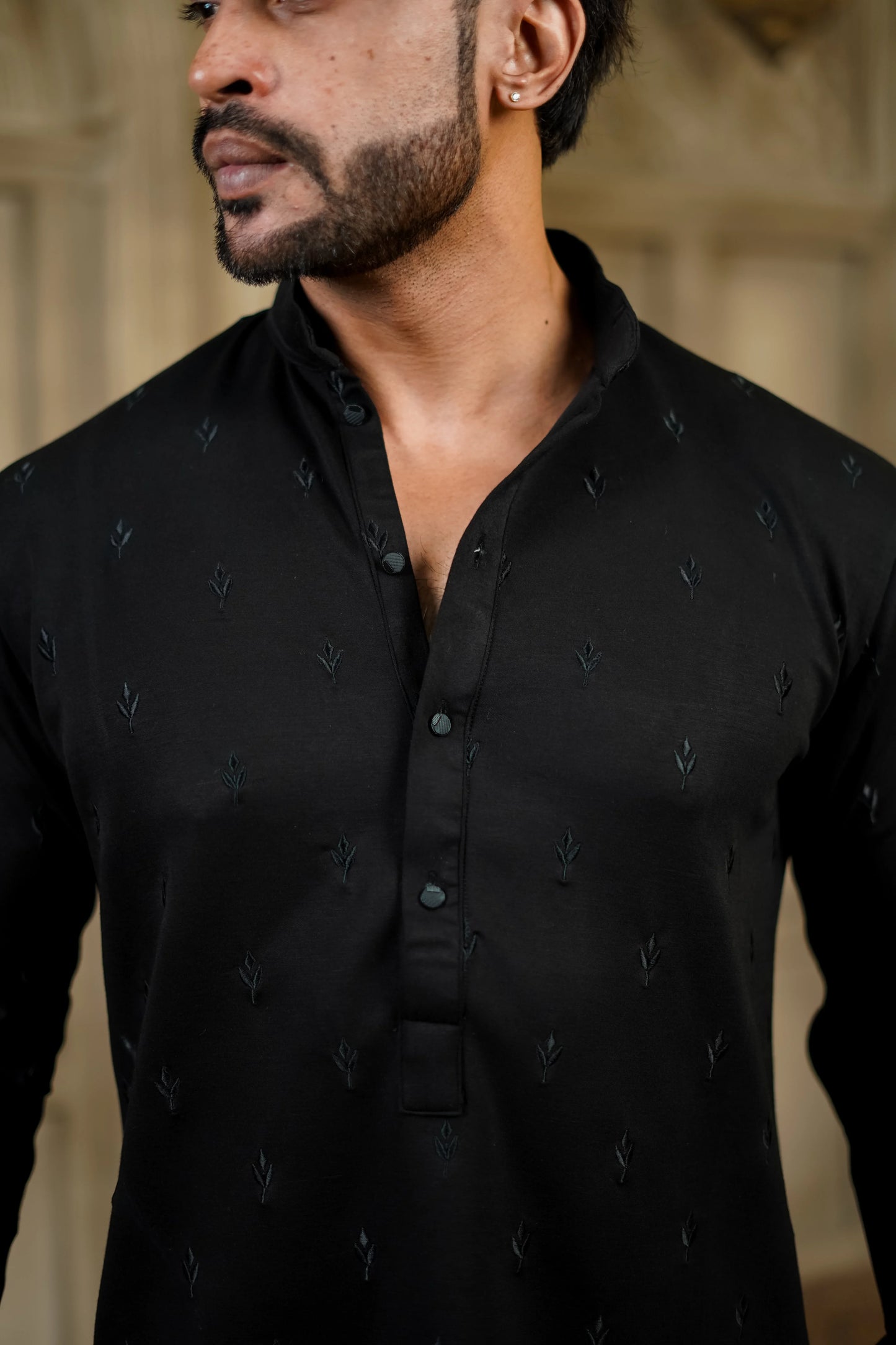 STRETCH EMBROIDERED LEAF BOOTA BLACK