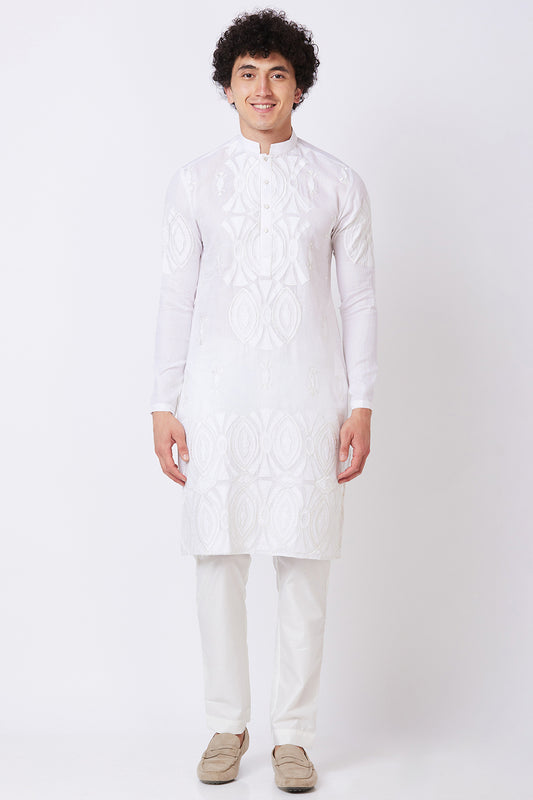 KURTA WHITE WITH THREAD EMBROIDERY AND APILLIQUE WORK