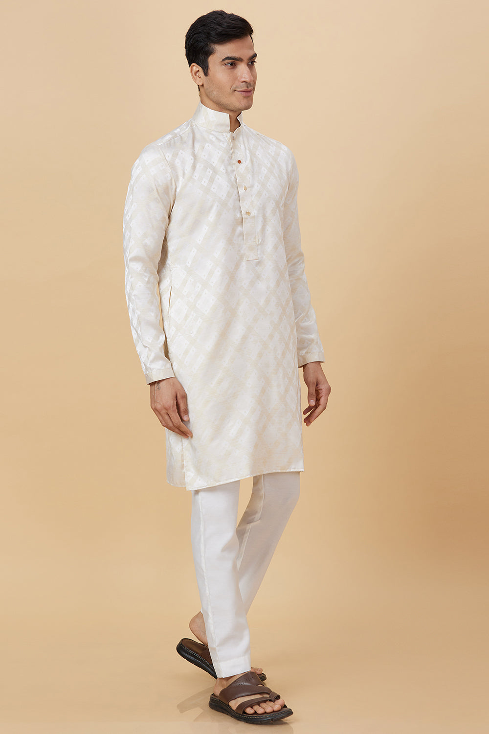 GOLD DIAMOND PATTERN JACQUARD HIGH COLLAR KURTA