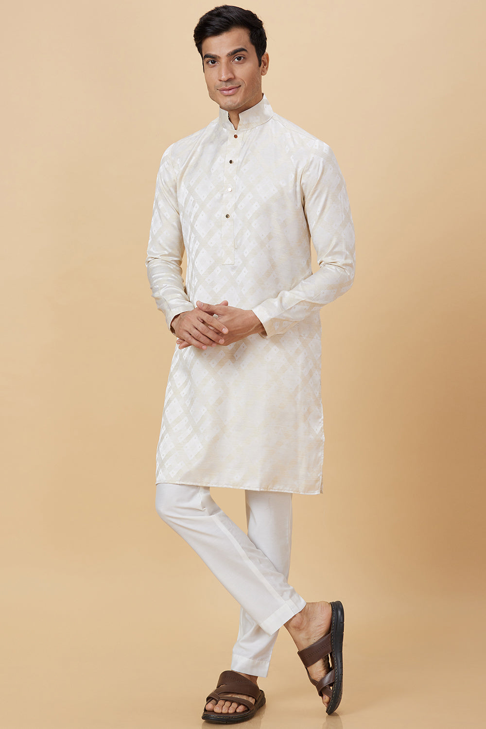 GOLD DIAMOND PATTERN JACQUARD HIGH COLLAR KURTA