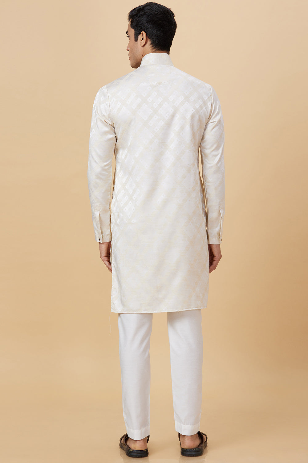 GOLD DIAMOND PATTERN JACQUARD HIGH COLLAR KURTA
