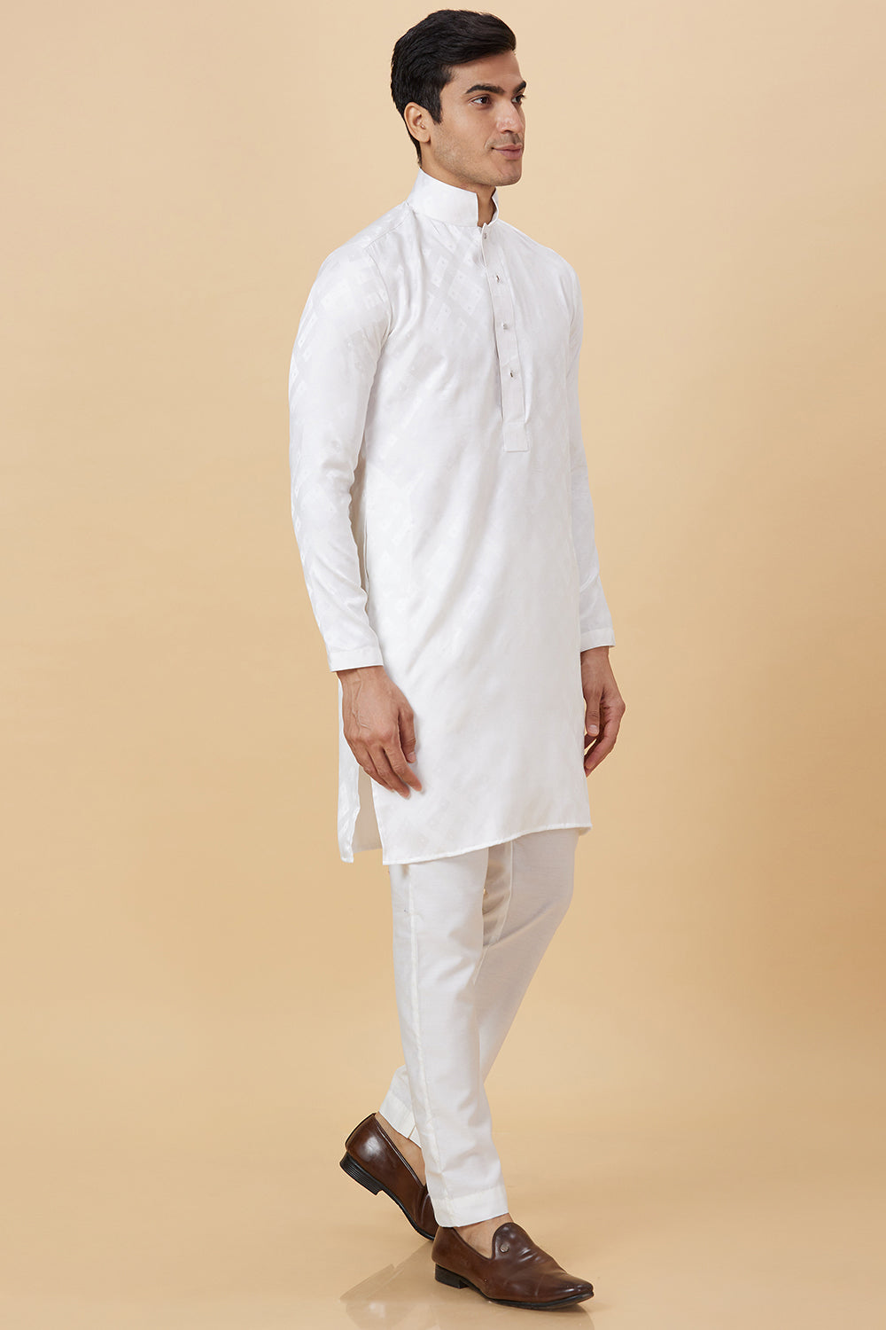 DIAMOND PATTERN JACQUARD HIGH COLLAR KURTA