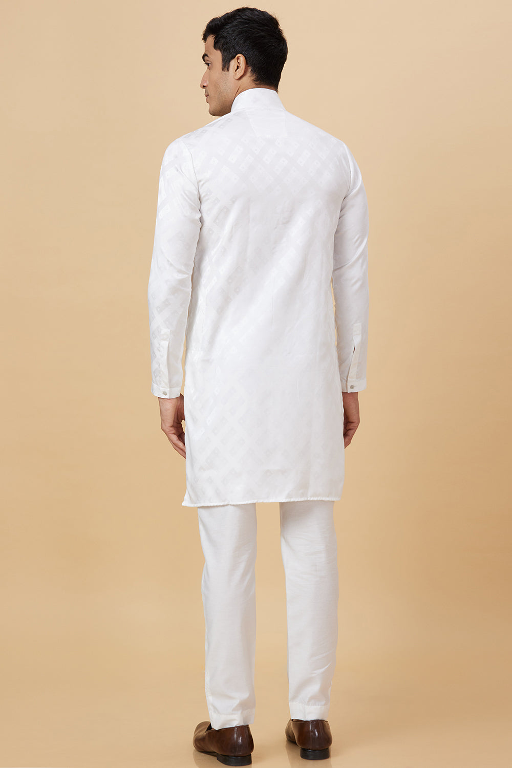 DIAMOND PATTERN JACQUARD HIGH COLLAR KURTA
