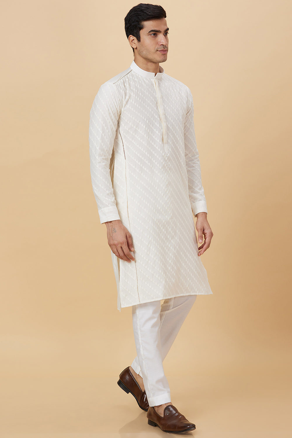 KURTA CREAM SLANT SELF TRIANGLE