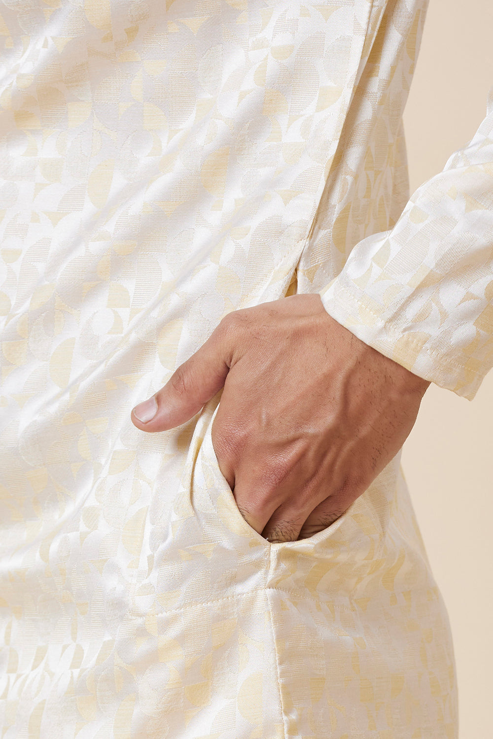 KURTA GOLD JACQARD HALF CIRCLE